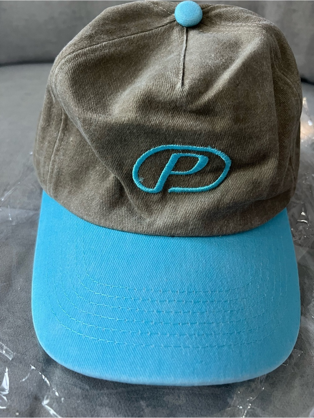 NWT Parke Sporty Washed P Hat in Khaki Crown with Teal Visor.